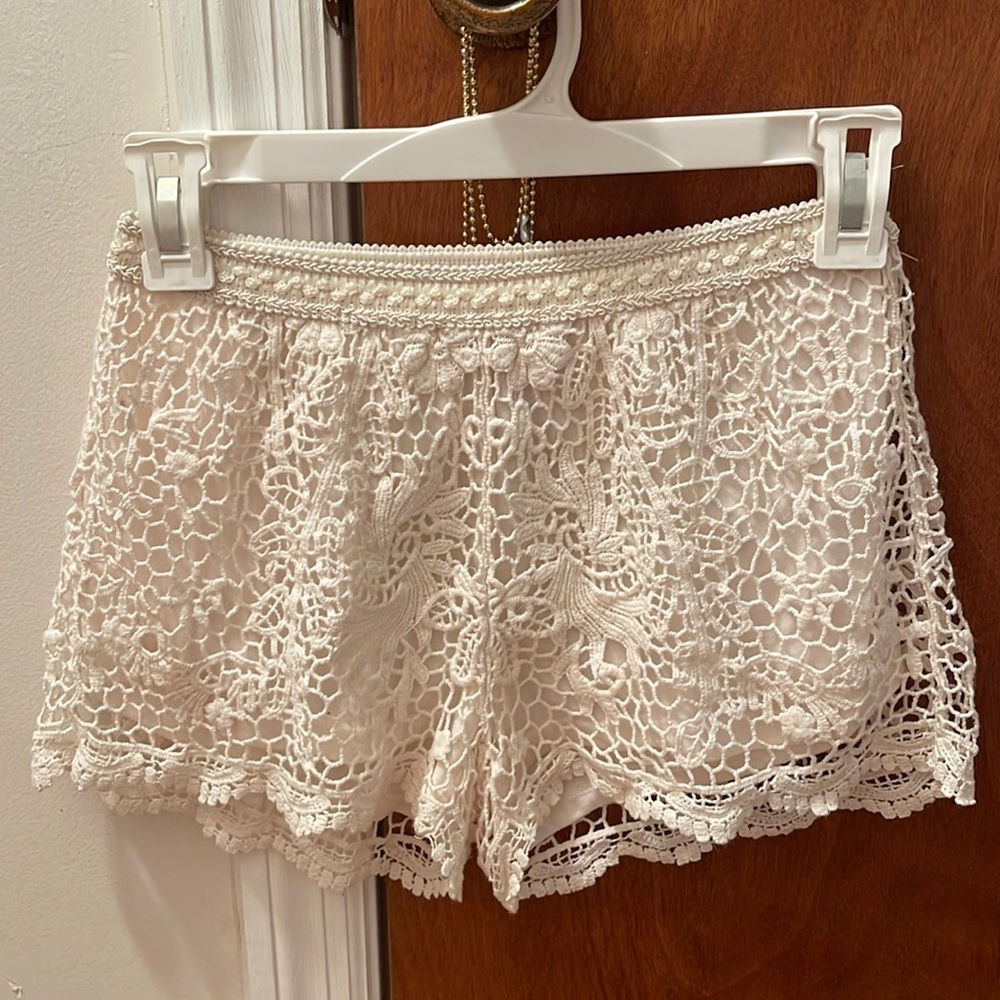 Target Mossimo Cream crochet shorts XS. Boho. Great for a festival/concert